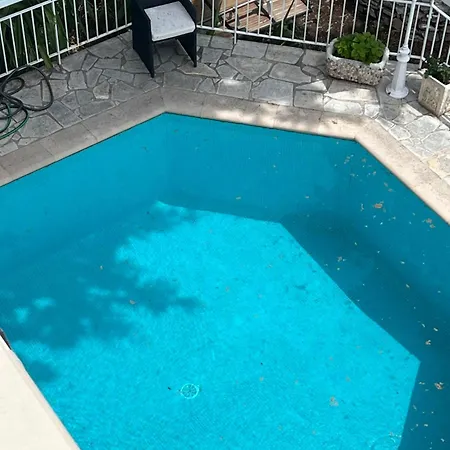 ホームステイ Outis